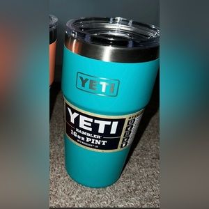 NWT Yeti Aquifer 16oz Pint with Magslider Lid